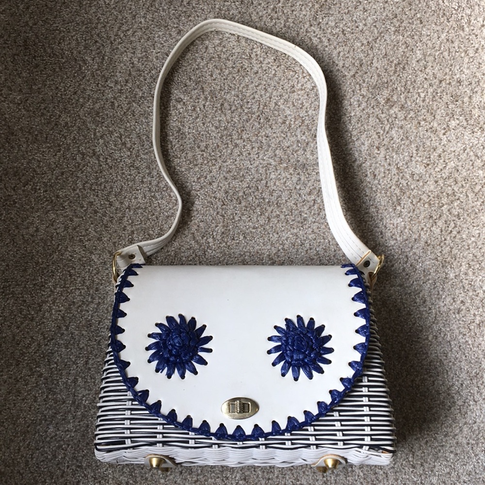 Vintage 60s White and Navy Wicker Shoulder Bag - Picture 6 of 8